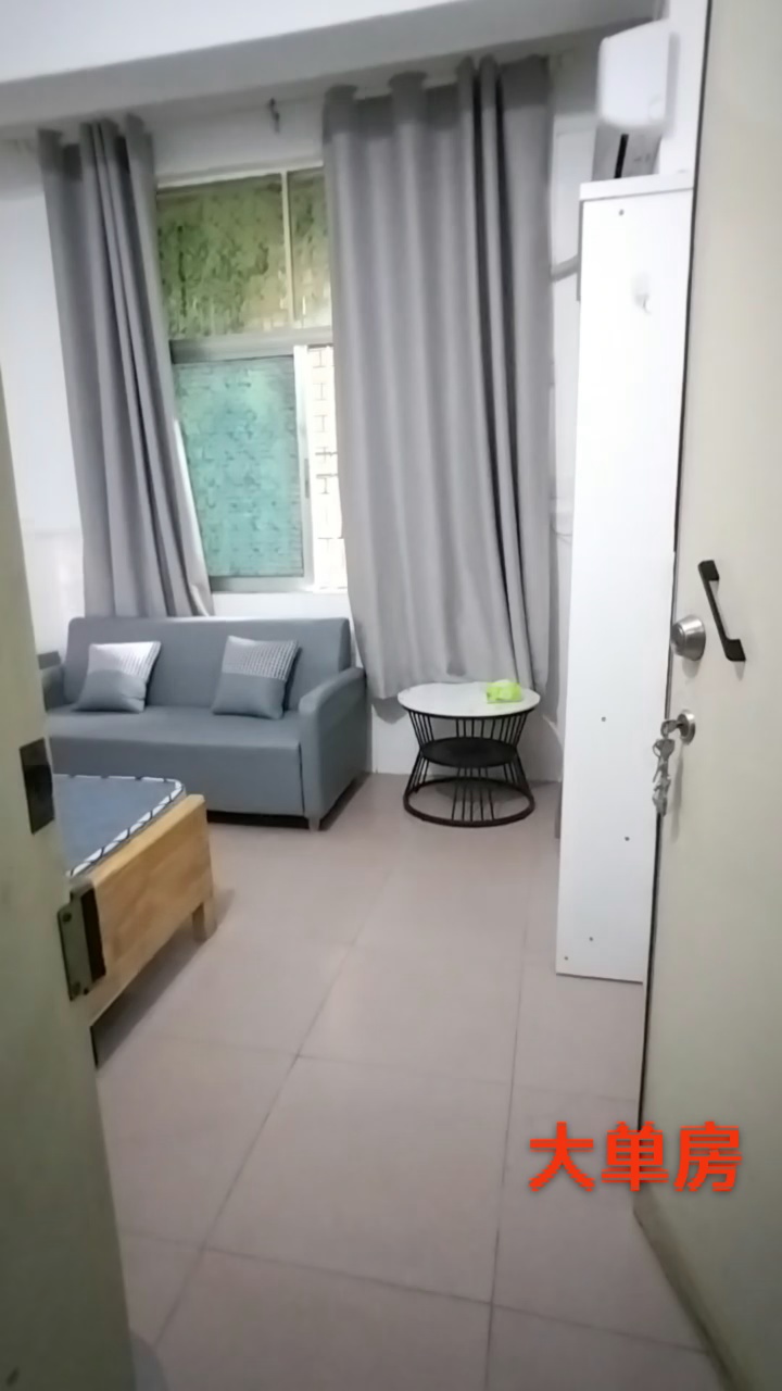 房租1450，西门街大路边独立大单房3楼拎包入住