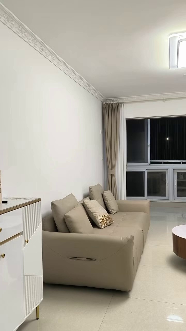 福田保税区朗庭豪园D栋205两房一厅72平，全新家私，地铁3号线，近福田口岸，看房有匙