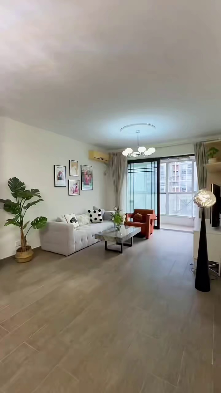 彩天名苑，两房一厅，9000