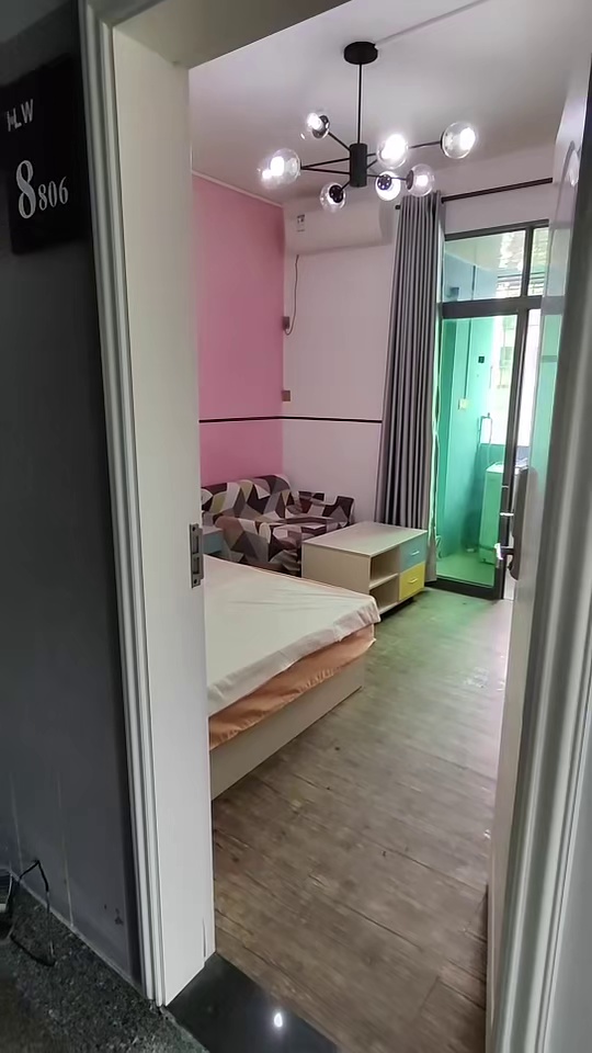 新乐村电梯阳光大单间价格1750全包