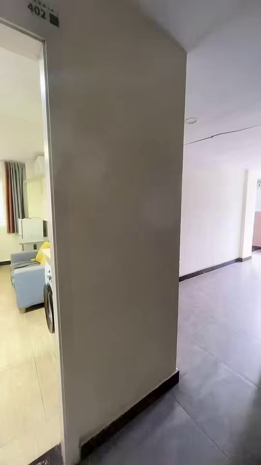 前海路边上 阳光单间 等你回家[苦涩]
