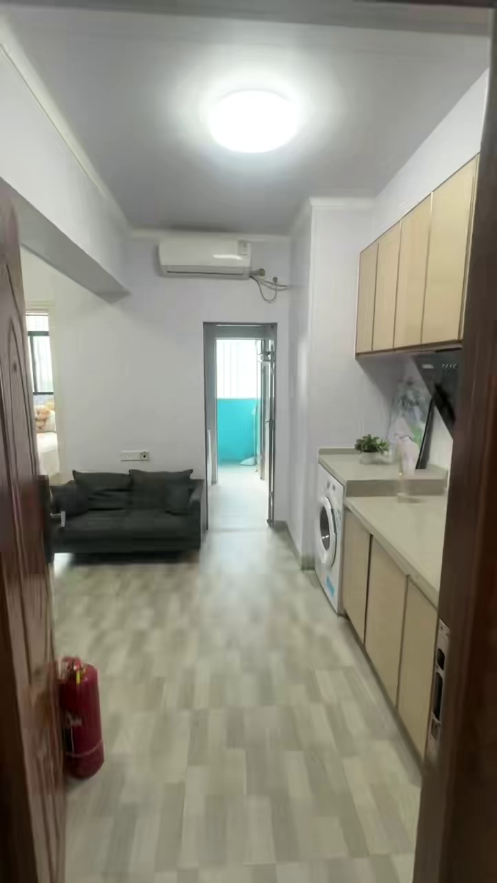 蛇口花园城，沃尔玛附近 一房一厅出租