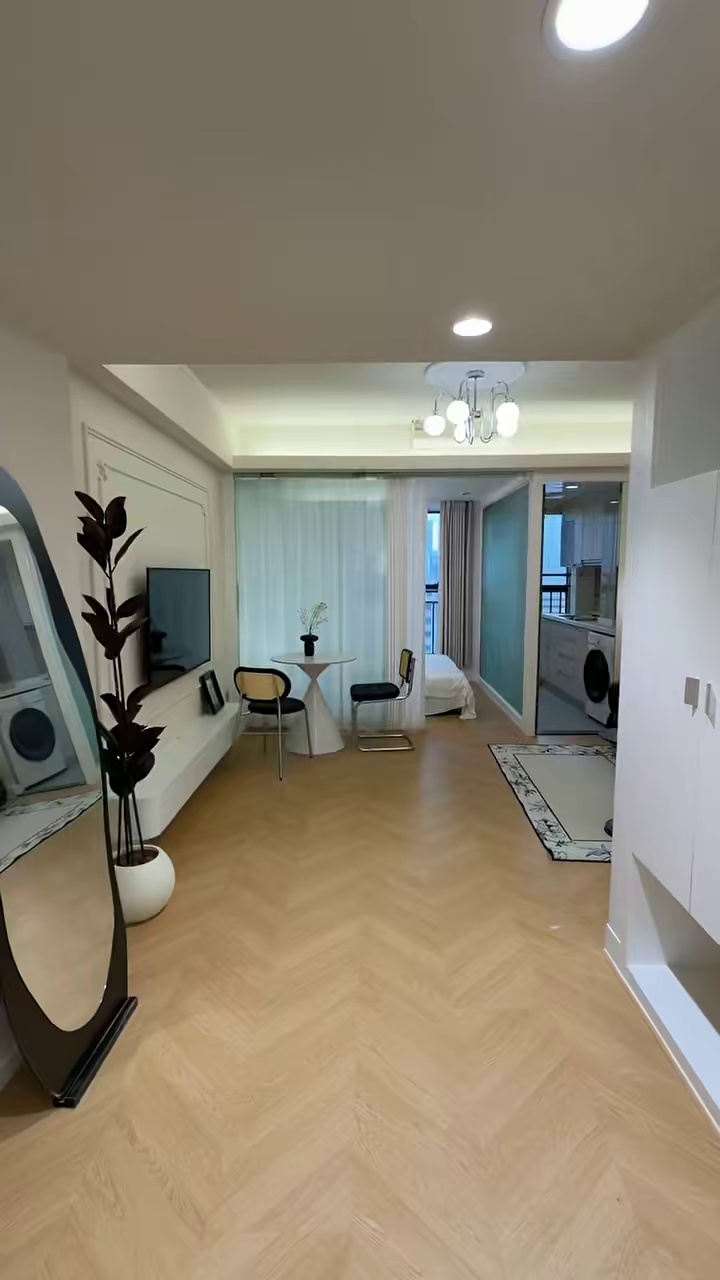 福田中心区岗厦 澳新亚｜法式奶油风一房一厅 地铁站零距离｜福田高铁站10min｜卓越中心 停车便捷｜高层静谧｜洗烘一体机｜租6000+