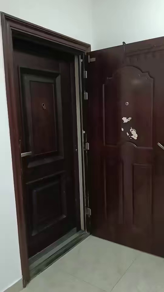 平吉上苑三房一厅 房东说5仟来块