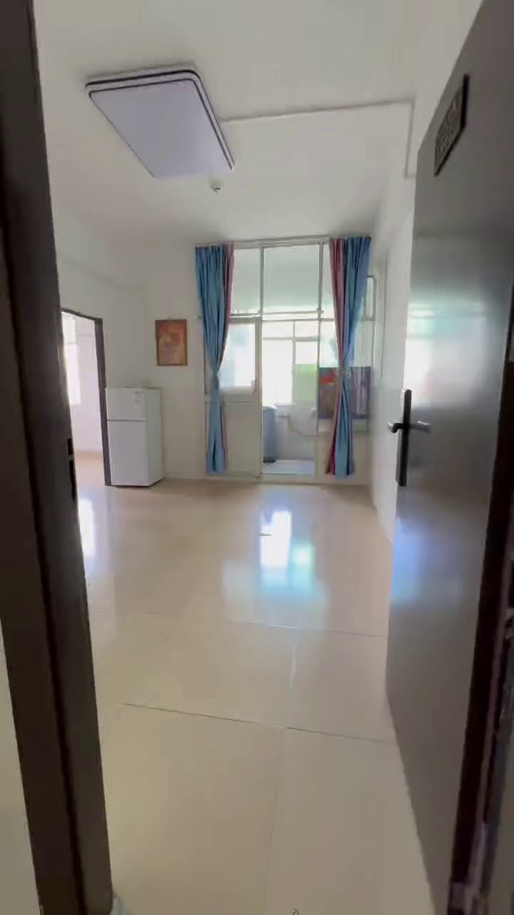 红湾新村 大两房一厅 2900