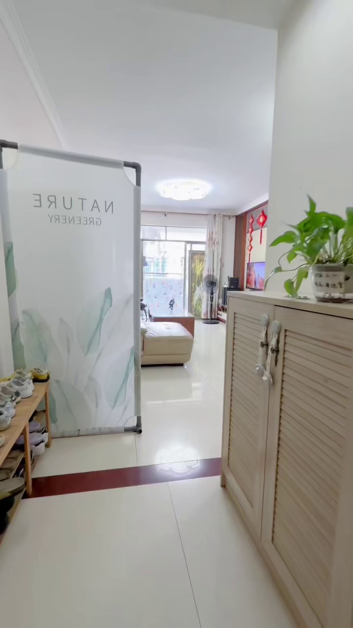 »三房两厅出租 富璟花园高层朝南精装三房3400/月