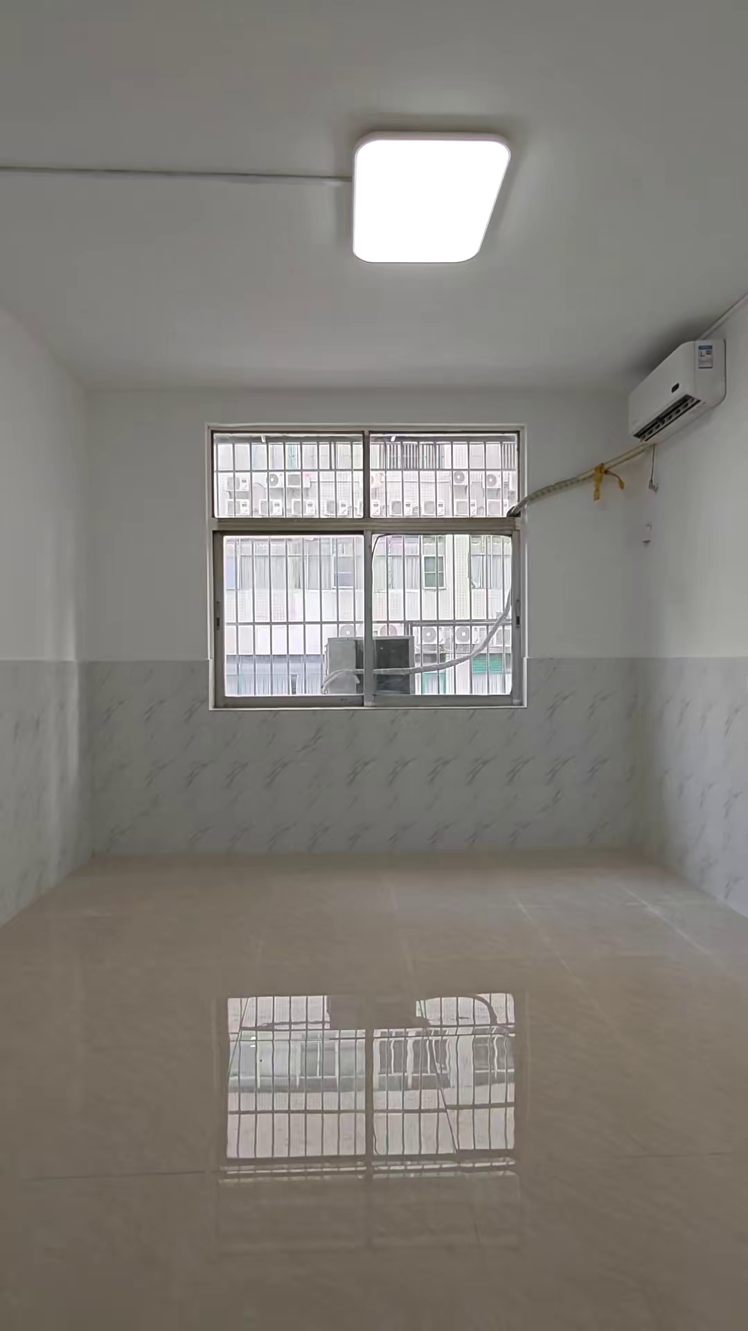 【华南 福明路 汉国 八院 3房1厅】 租金:5800【只租潮汕住家客户】 配置:如视频现状 地址:福明路2楼 带福田小学学位 适住:华南北，汉国，1.7.11号沿线