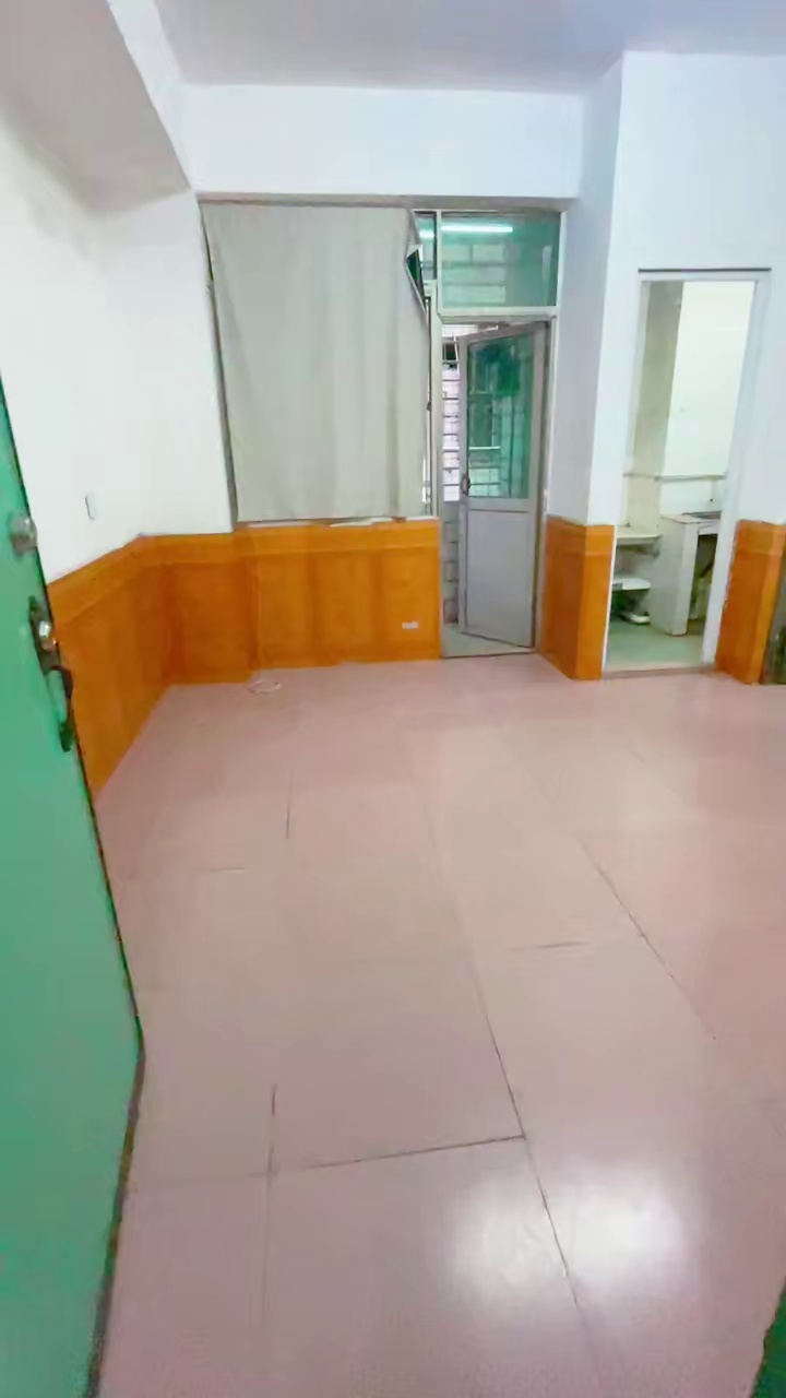 《布吉-凤尾坑》 一房一厅 6楼1250/月 光线好，明亮通透，无遮挡 刚退房，喜欢速度