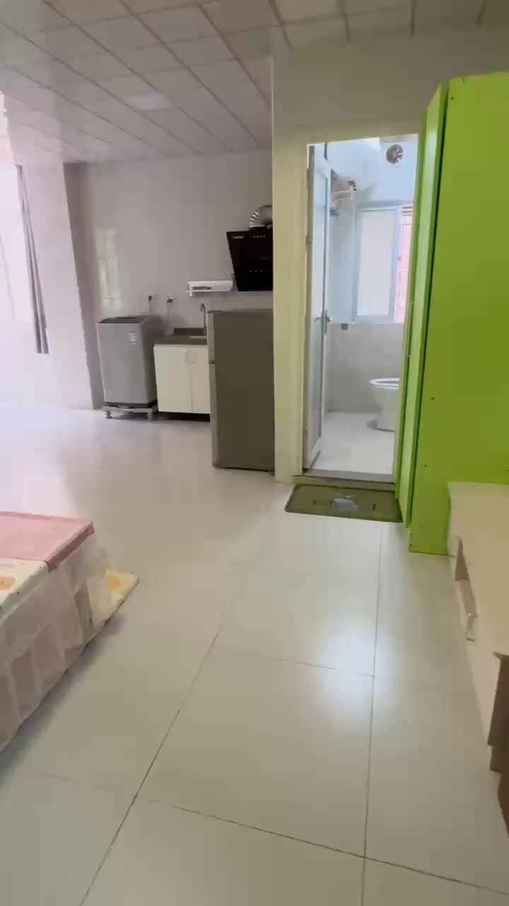 山美新村，隔断大单间电梯租金1100