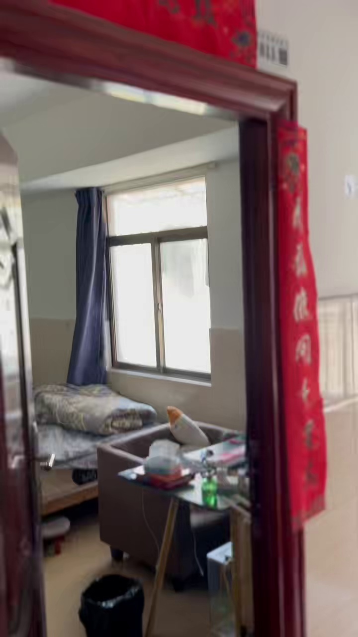 转租 水斗东环天虹附近拎包入住大单间 带电梯 1250包管理网络 合同11月30号到期