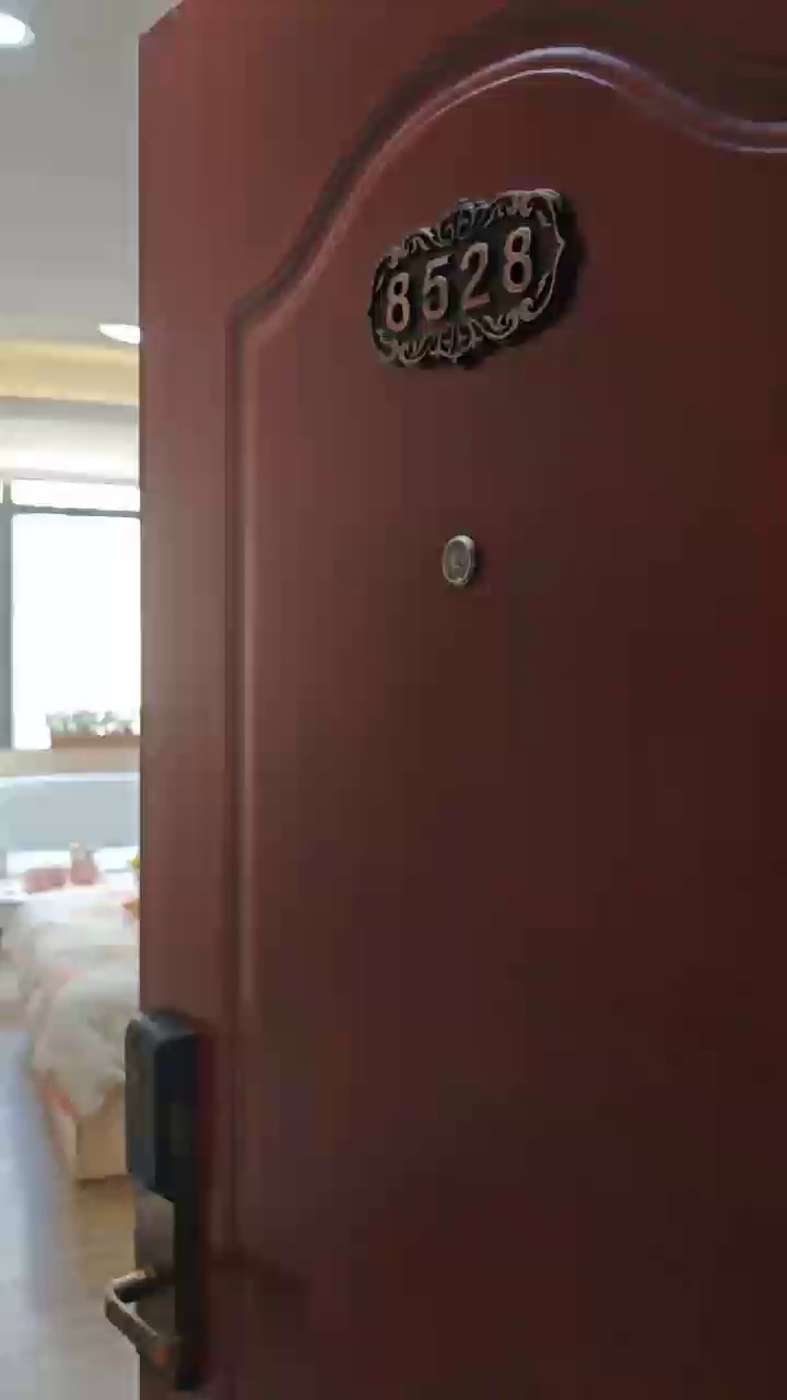 转租 清湖地铁口福茂新村精装大单间2188包