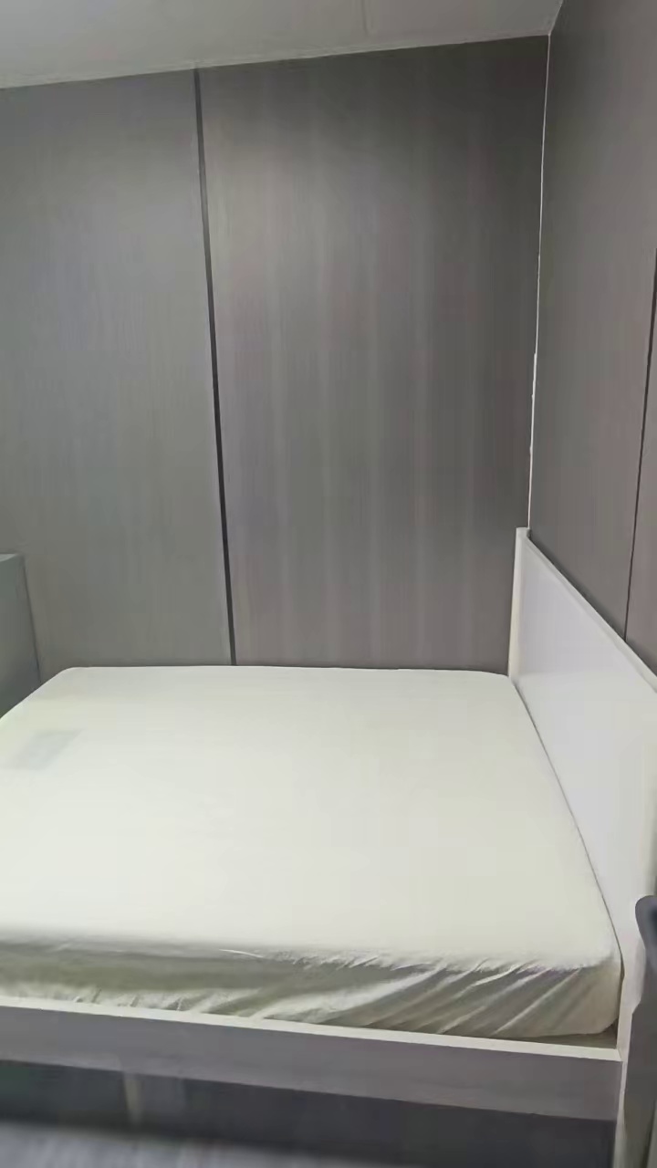 位置：兰亭居小区 户型：大单房家电齐全 价格:特价2500/月