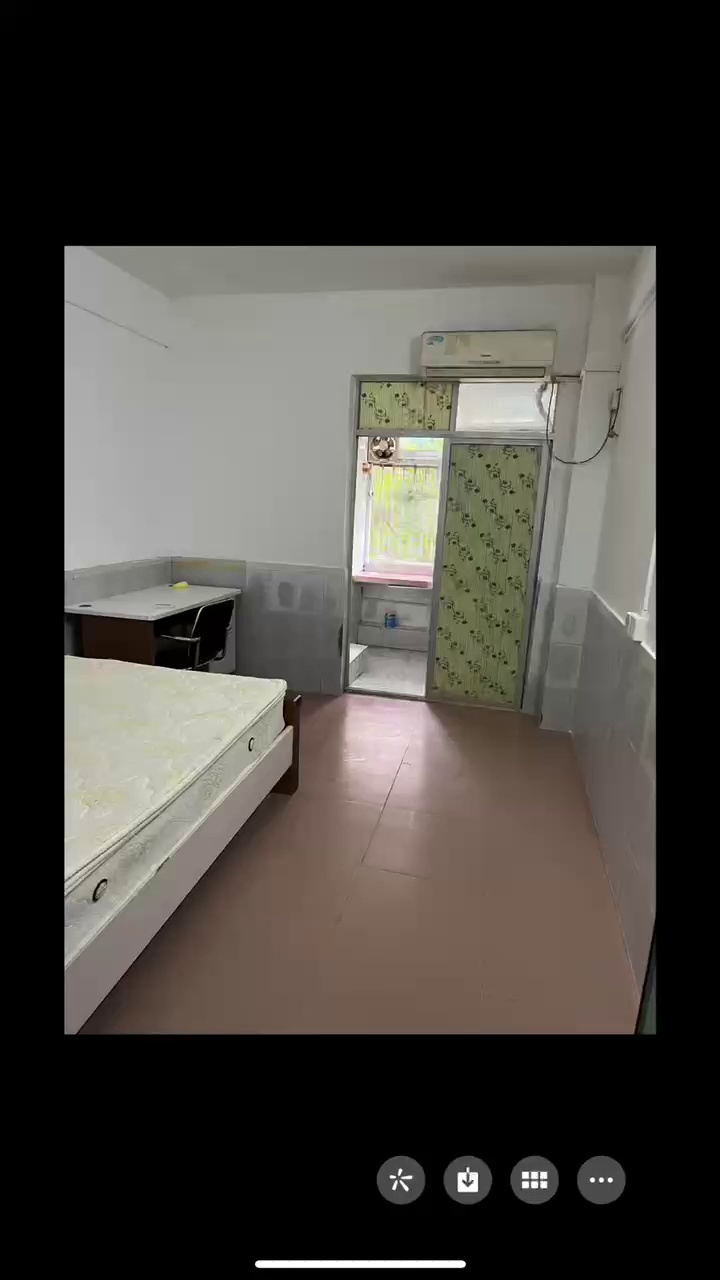 科学馆旧墟大厦特大阳台房，房租2500，押金3500，电每度1，水每方 8，管理费每月50，合同12个月