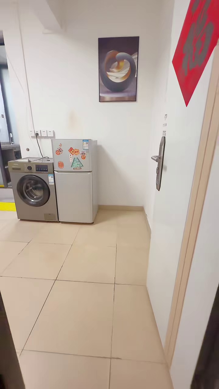 长龙地铁站C口牛岭吓(胡清) 203- B房 两房一厅2380