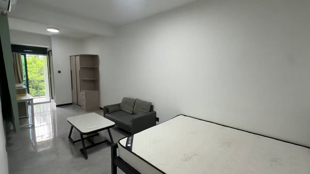 近科兴科学园步梯四楼阳台单间3400