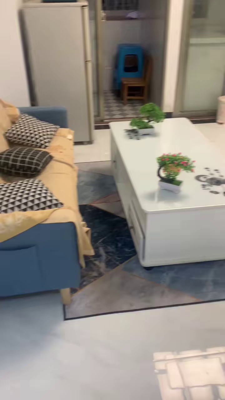教育新村2楼两房一厅租2580