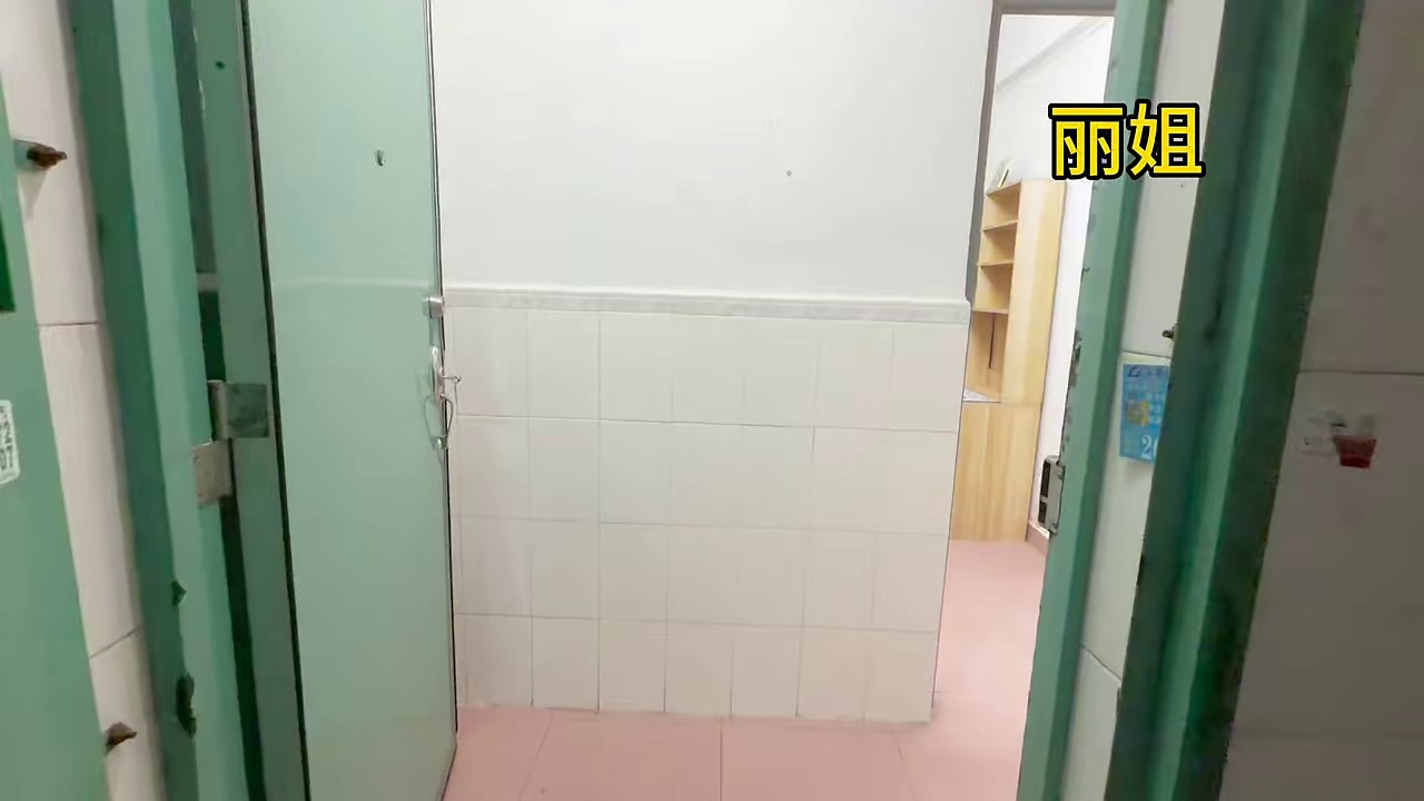 西丽 九祥岭村，步梯4楼一房一厅，家电齐全，独立阳台，采光好，租2600 接受中介费滴