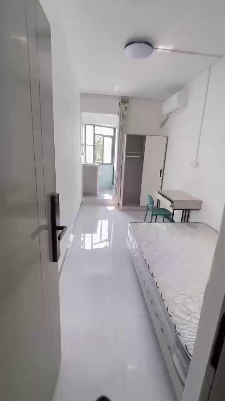 石鼓地铁站旁，石鼓花园精装修大单间2200