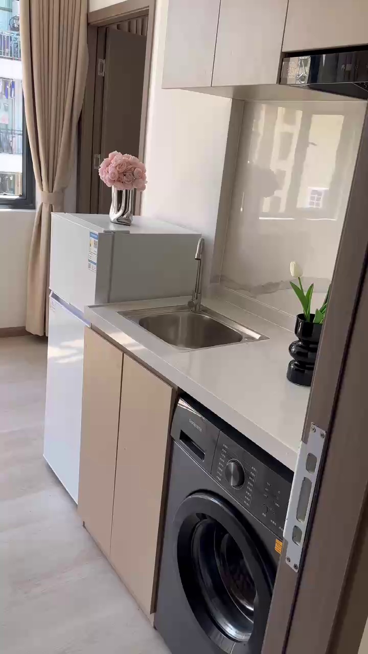 转地租址:深圳宝市安龙腾业工路53号华丰寓美共乐店607 转租租金:2500 物业:0(特惠减免) 网络:0(特惠减免) 押金金额:5000 中介费用:600 合到同期:2026.12月 看房 看房时间:全可以