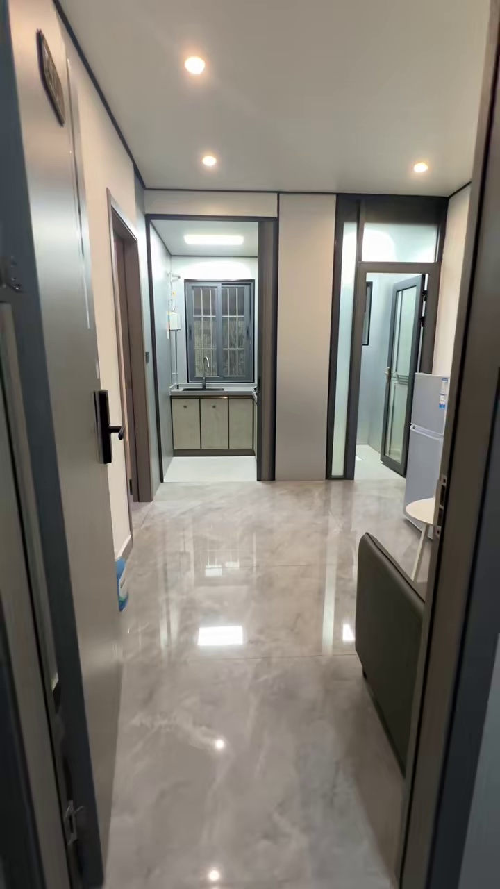 钟表基地附近-精装一房一厅租金1300