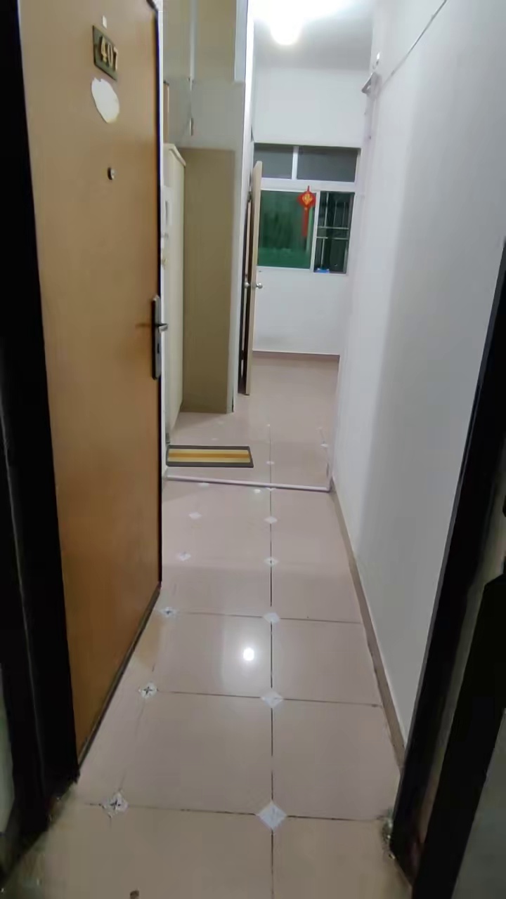 出租德兴城四楼二房一厅2600