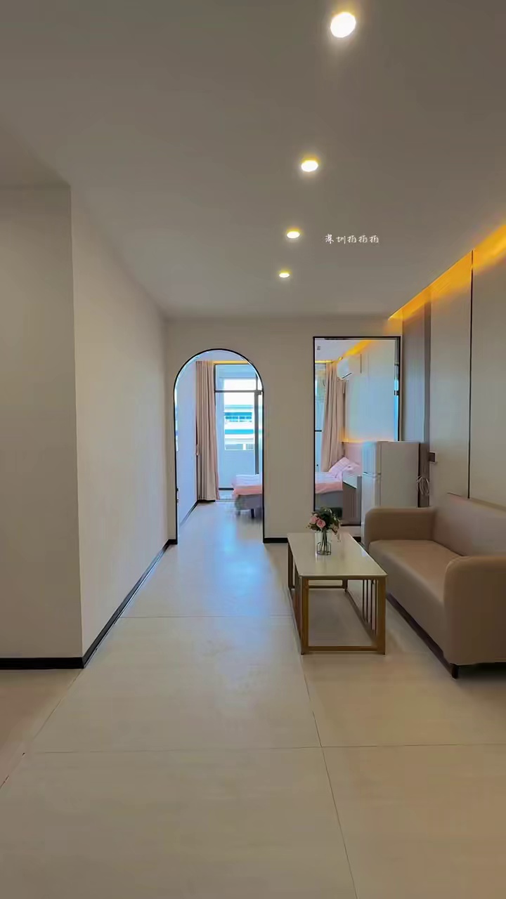 南联刘屋小区 电梯大阳台一房一厅 1780月