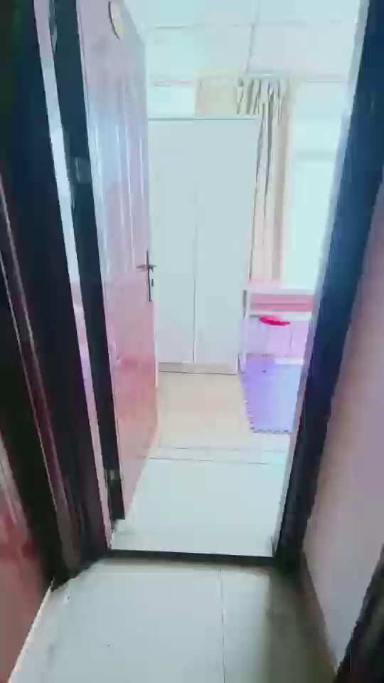 房租1100。布吉中心小学独立大单房5楼，领包入住。