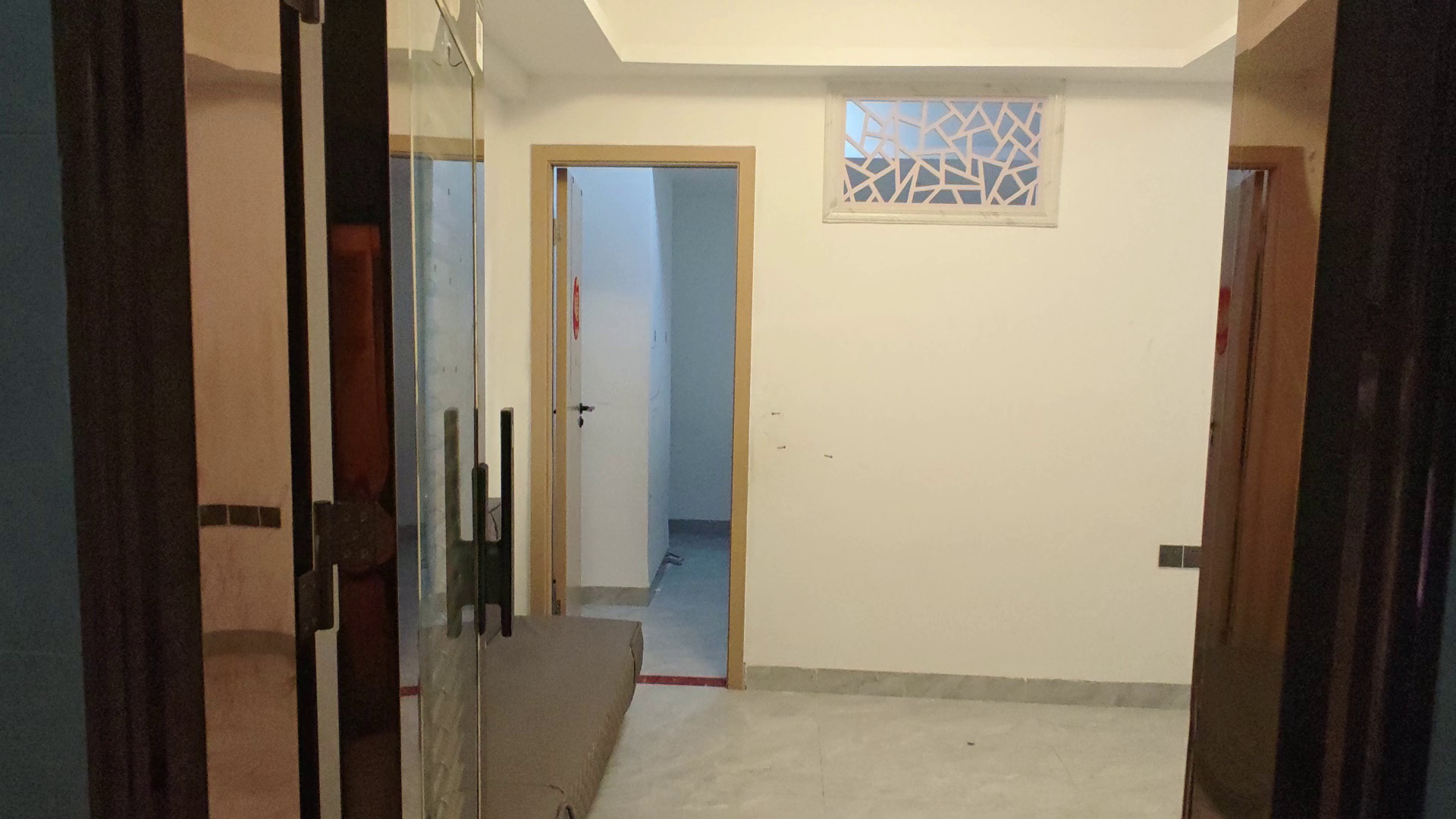 清湖地铁口和平小区精装两房一厅3300电梯房