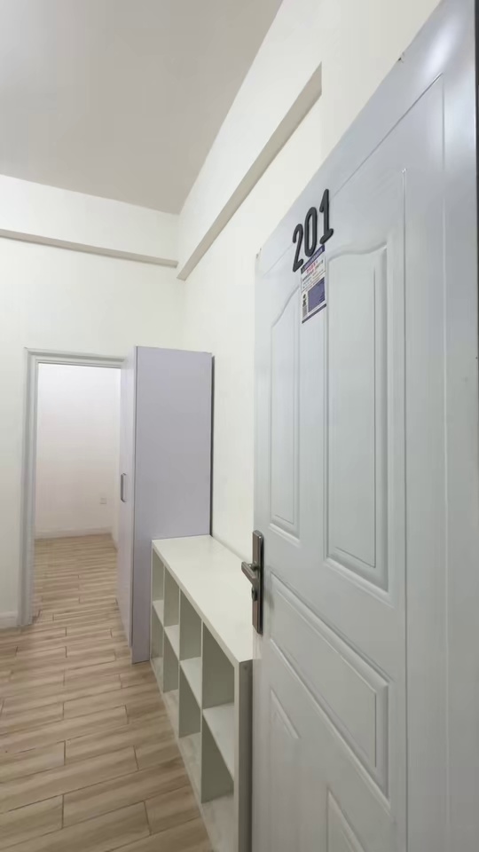 旱塘 电梯13楼两房2300