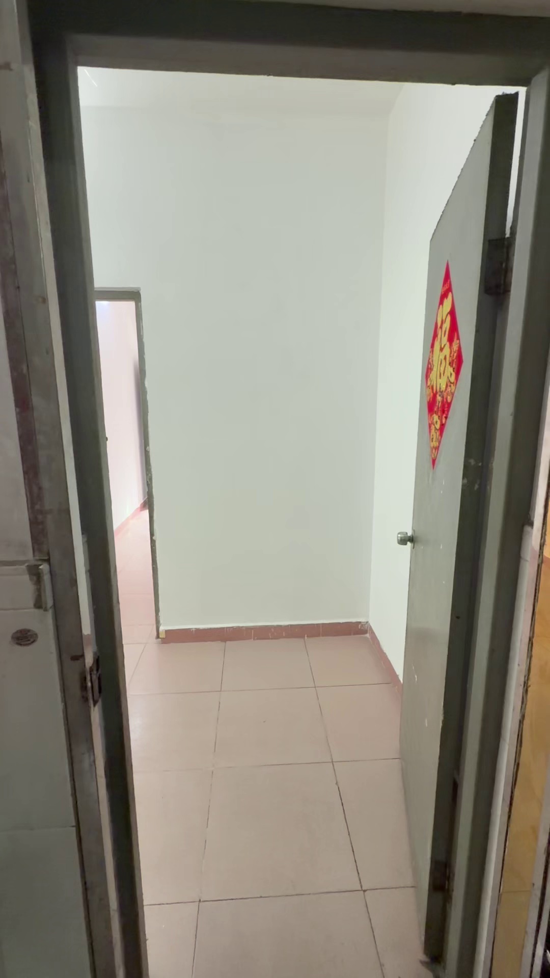 开屏花园带阳台两房一厅2800