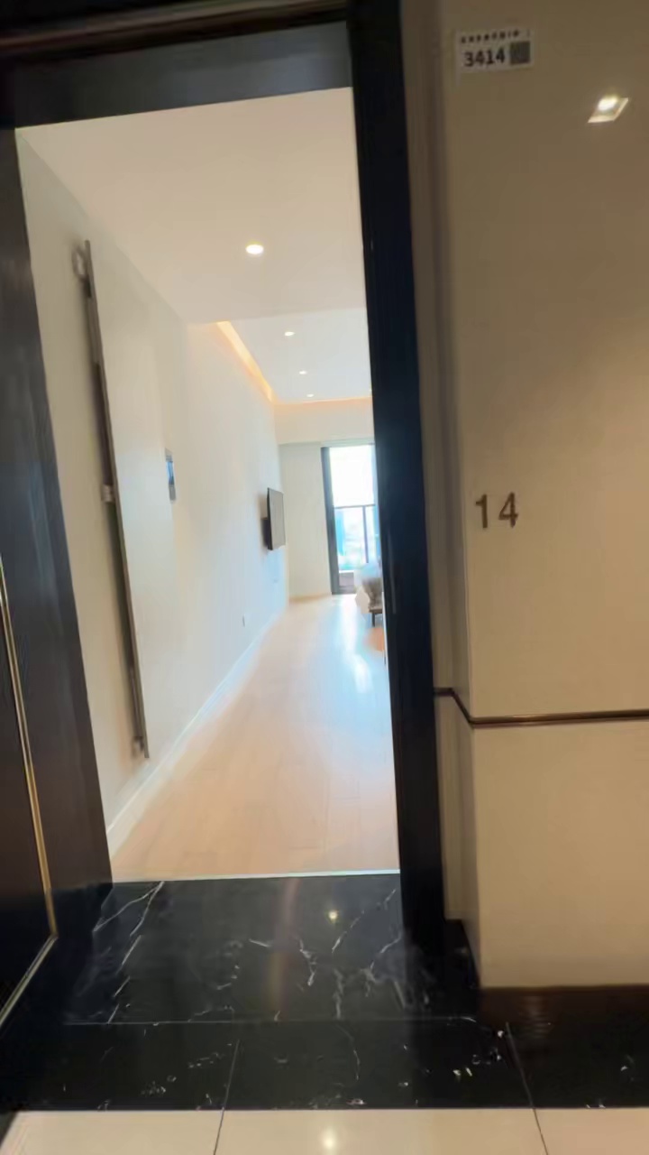 同乐南地铁站，精装大单间，5800