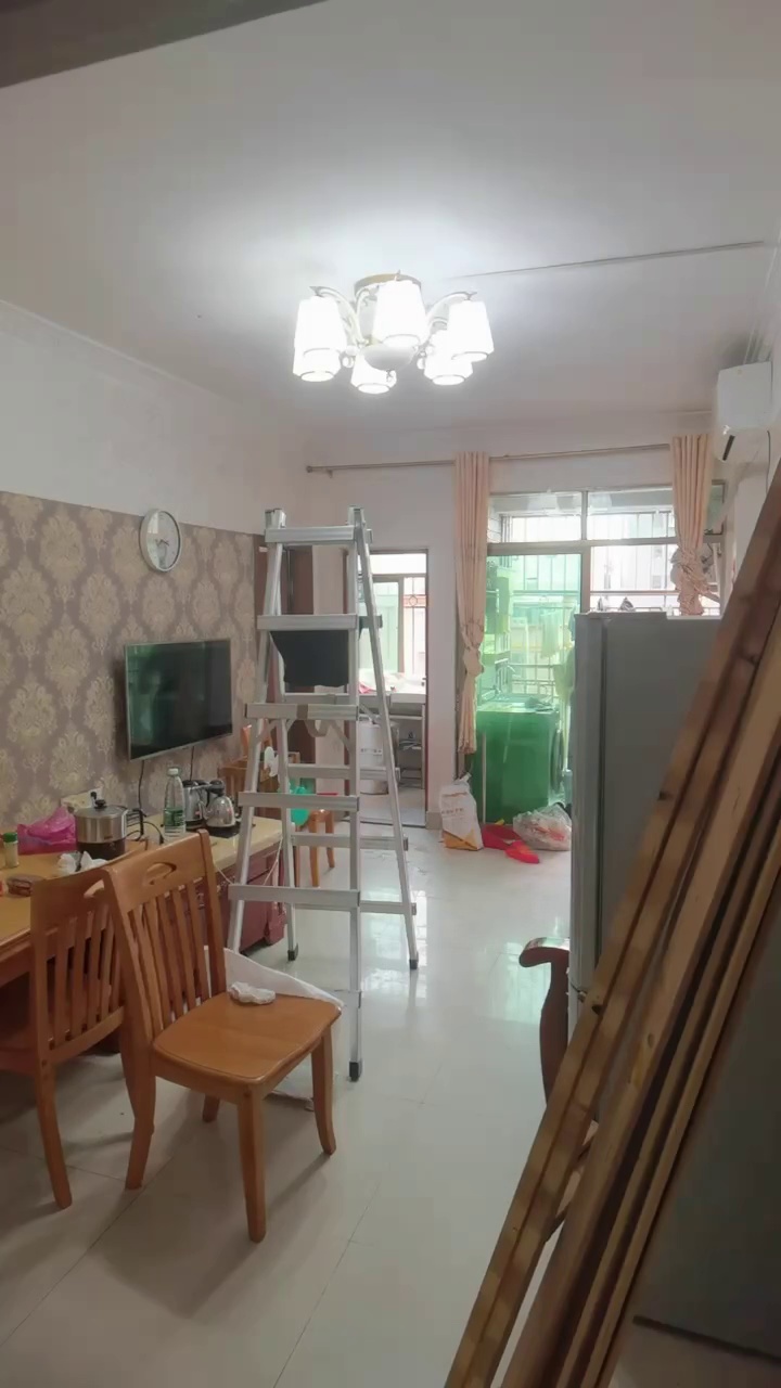 新乐村 4000 三房一厅阳台