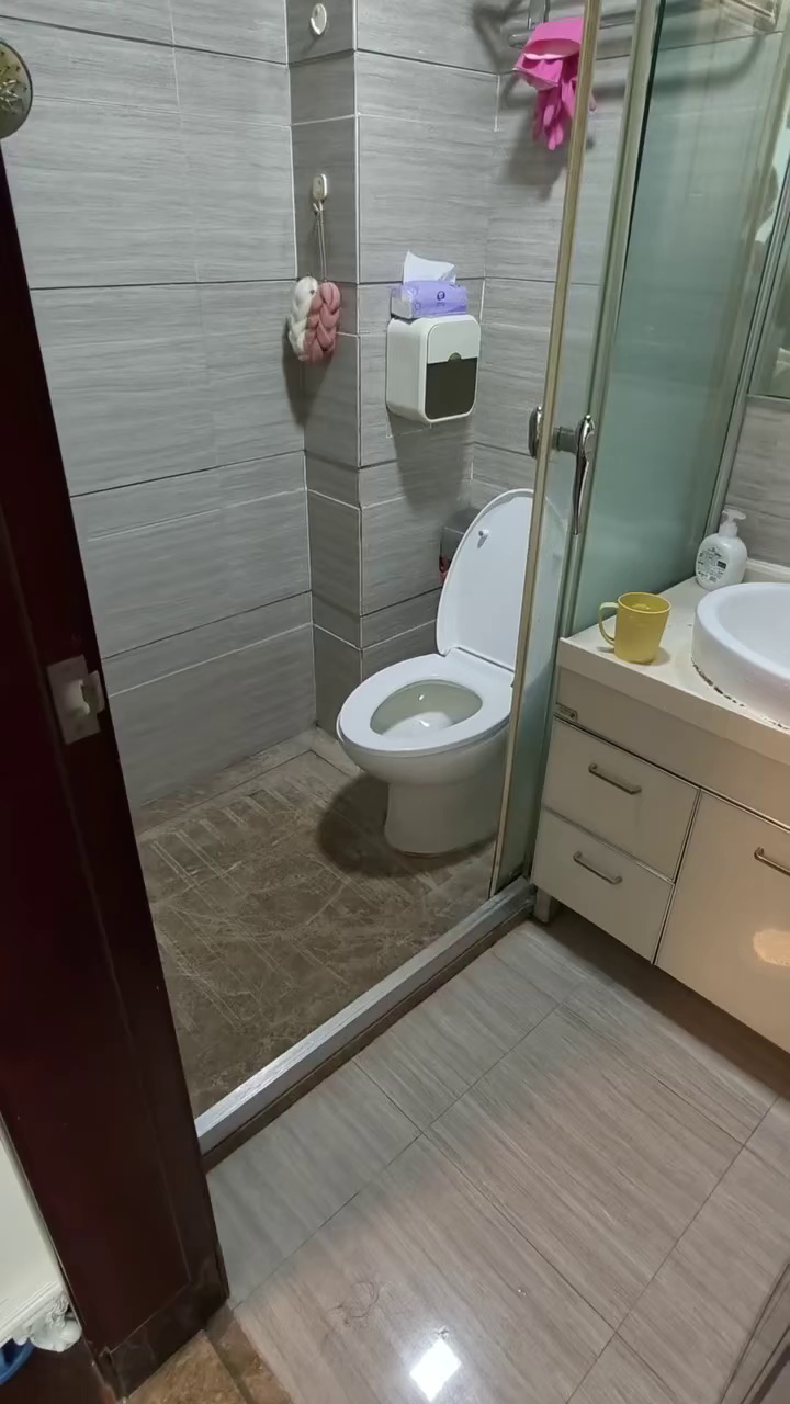 龙轩豪庭 一房一厅 租金6000 看房约