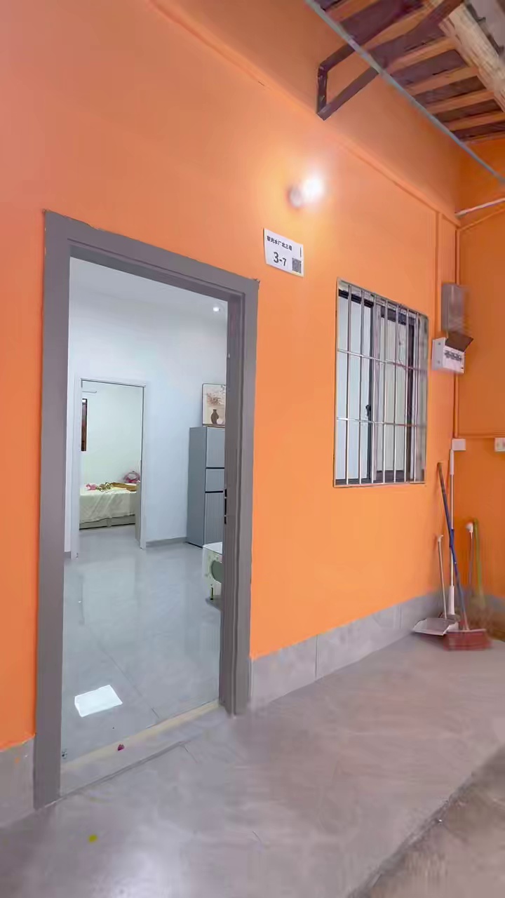 黎光村 一楼精装一房一厅租1650