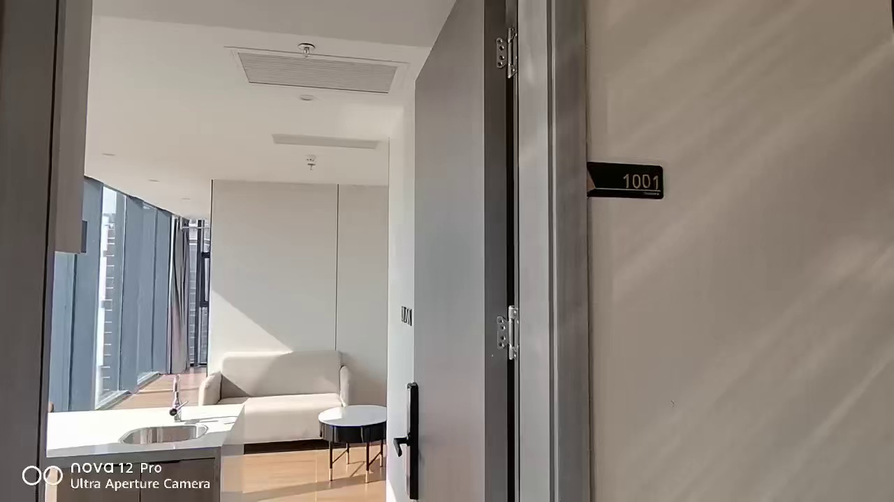 凤凰城光明大街1公里 空一房一厅 3600
