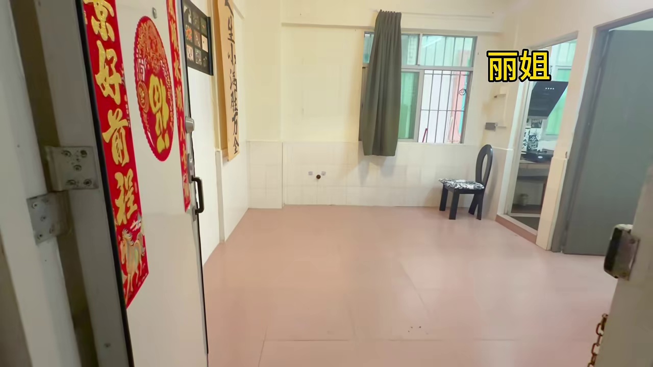 西丽 九祥岭，步梯2楼一房一厅，采光好，租2200 接受中介费滴