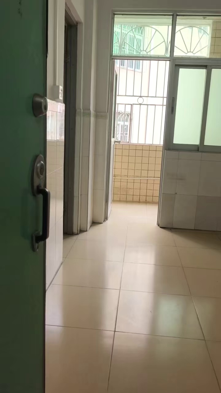 鹅公岭一房一厅1200