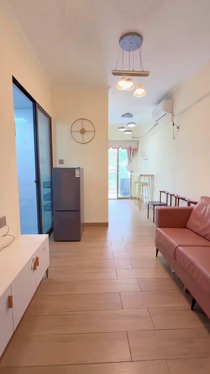 荣泰园，小两房出租2300，拎包入住，随时看房