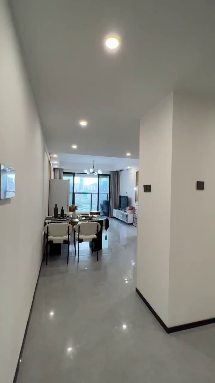 万福花园78平两房 租金6300 10月到期