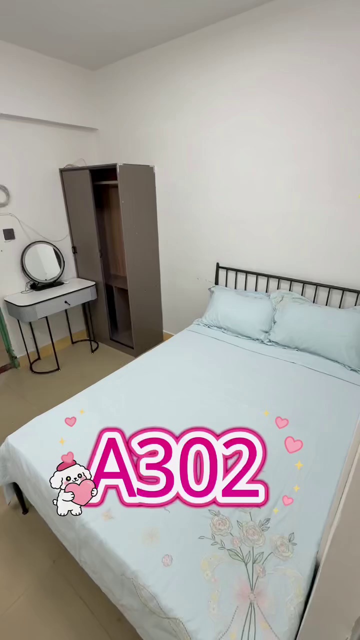 中州湾对面电梯三楼有阳台套房