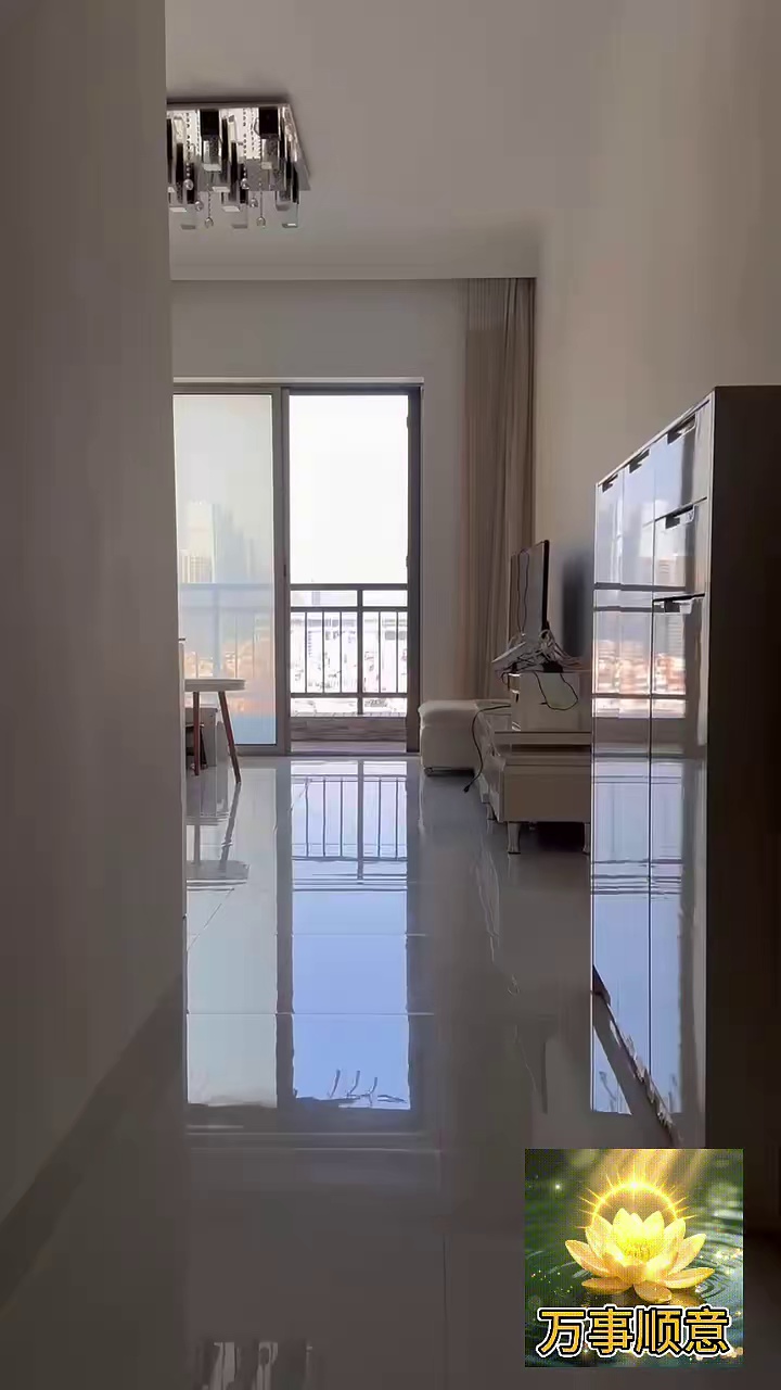 云顶翠峰 一房一厅，出租6500，可以看房