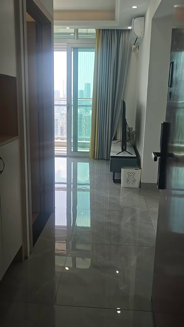 石厦花园高层看海景价格美丽。联系
