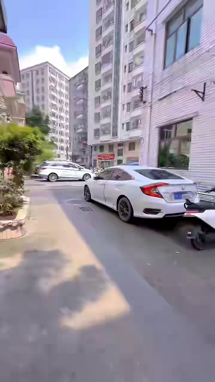 觉园新村 一楼带小院两房一厅 车到门口2000