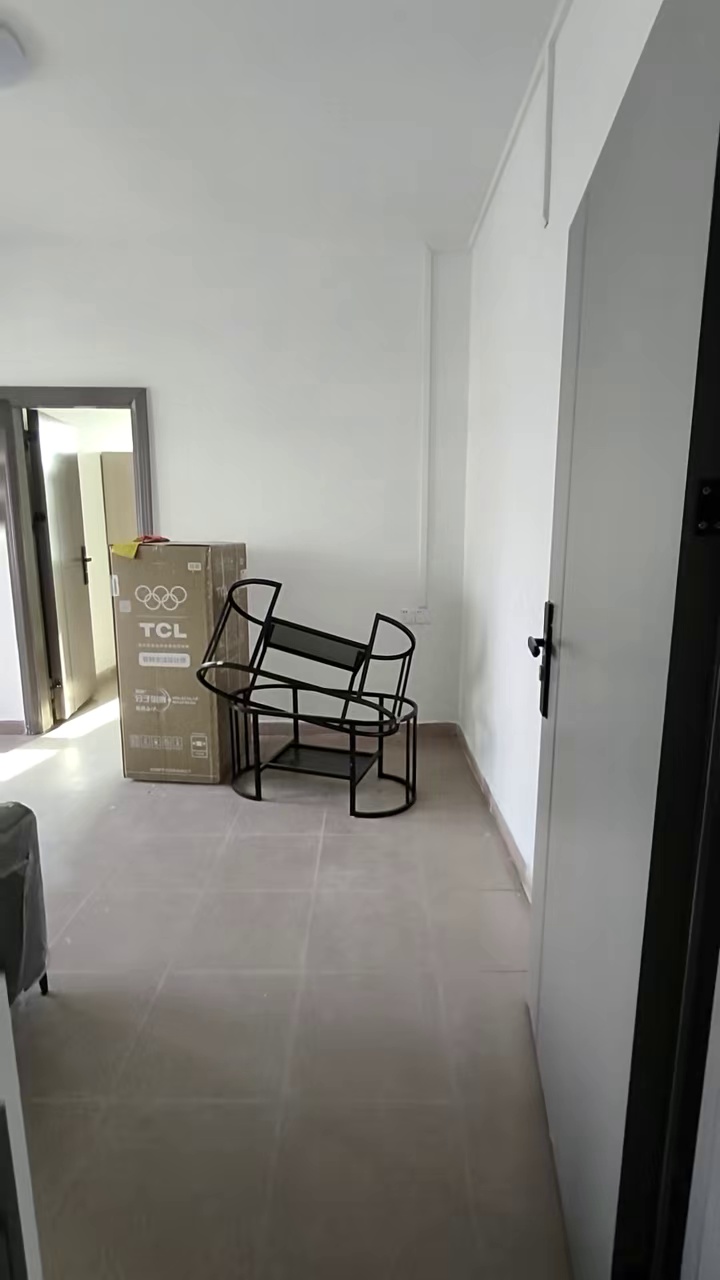 鹅公岭一房一厅1500