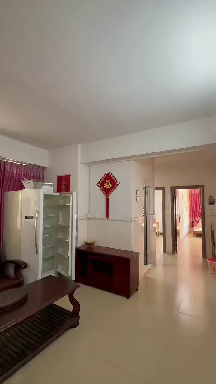 出租：上屋地铁口元径村，电梯两房一厅，租金2600 钥匙在手 随时看房