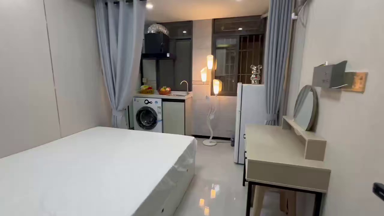 地铁十号线华为地铁口附近象角塘新村，单间1580