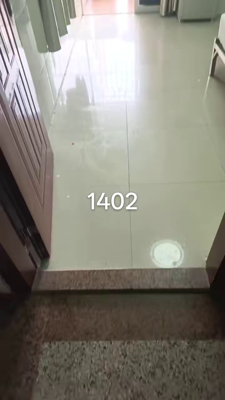 高傲新村，电梯采光单间月租1280