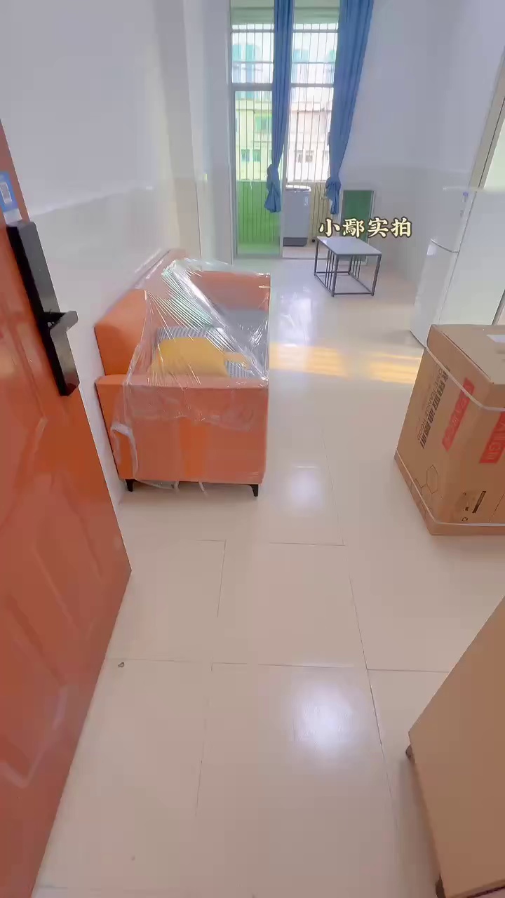 龙西市场 两房 天然气 阳台1580/月
