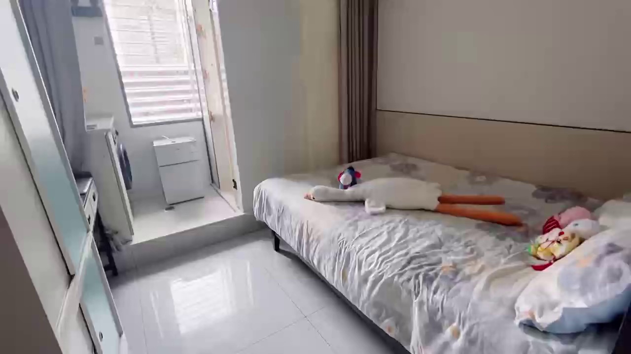【华路 赛格 汉国 电梯厨卫单间】 租金:2700 家具:空调，热水器，床，洗衣机 地址:福田大厦电梯低区609B 适住:华南北，华路，赛格，1号线 ﻿﻿