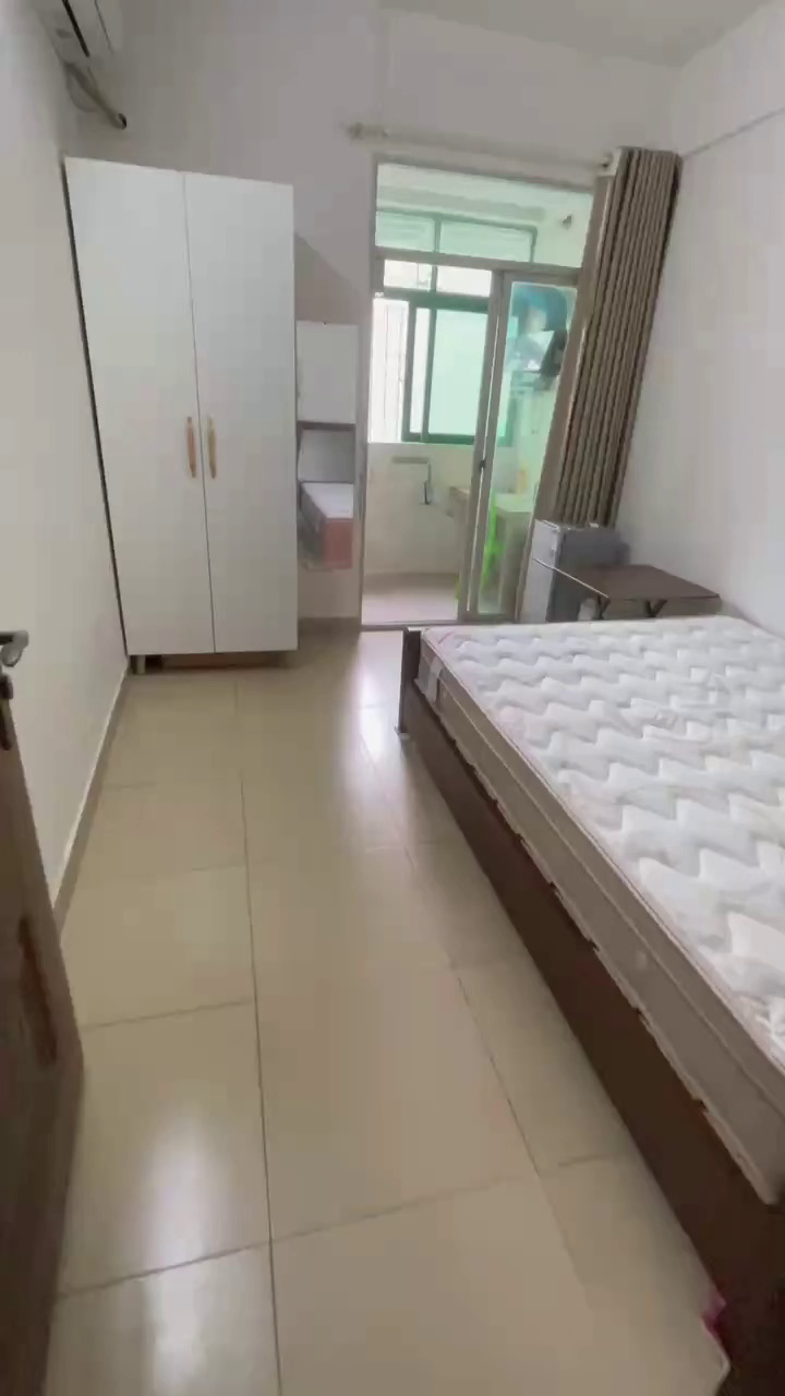 清湖地铁口和平小区精装大单间，1480可谈